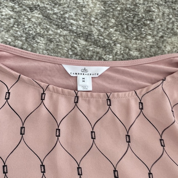 NWOT RW&CO mixed media cap sleeve top - Picture 2 of 8